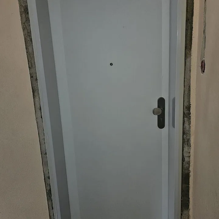 Eingebaute Innentür mit neuer Zarge